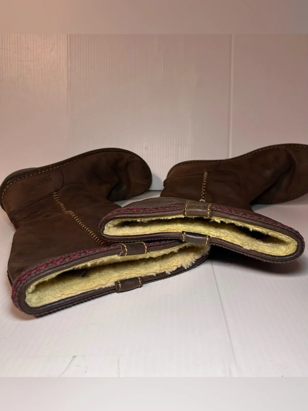 UGG SN 5139 brown leather shearling tall boots winter size 9